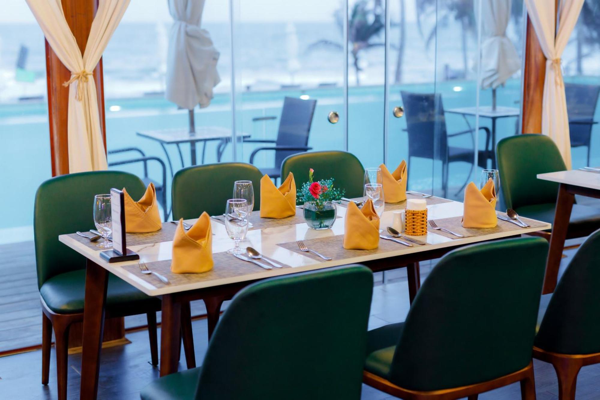 Villa Del Sol Beach Resort & Spa Фантхьет Экстерьер фото