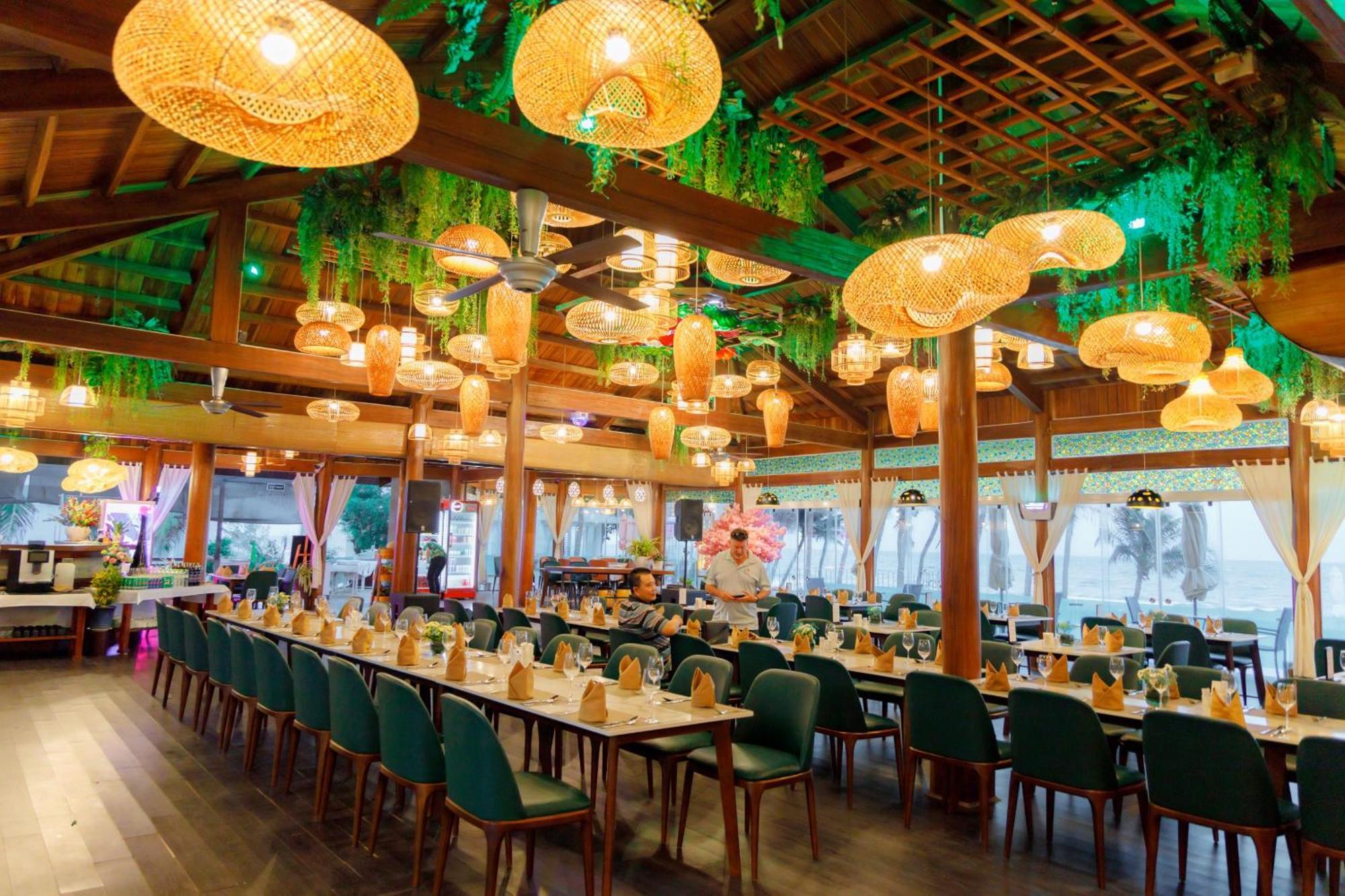 Villa Del Sol Beach Resort & Spa Фантхьет Экстерьер фото