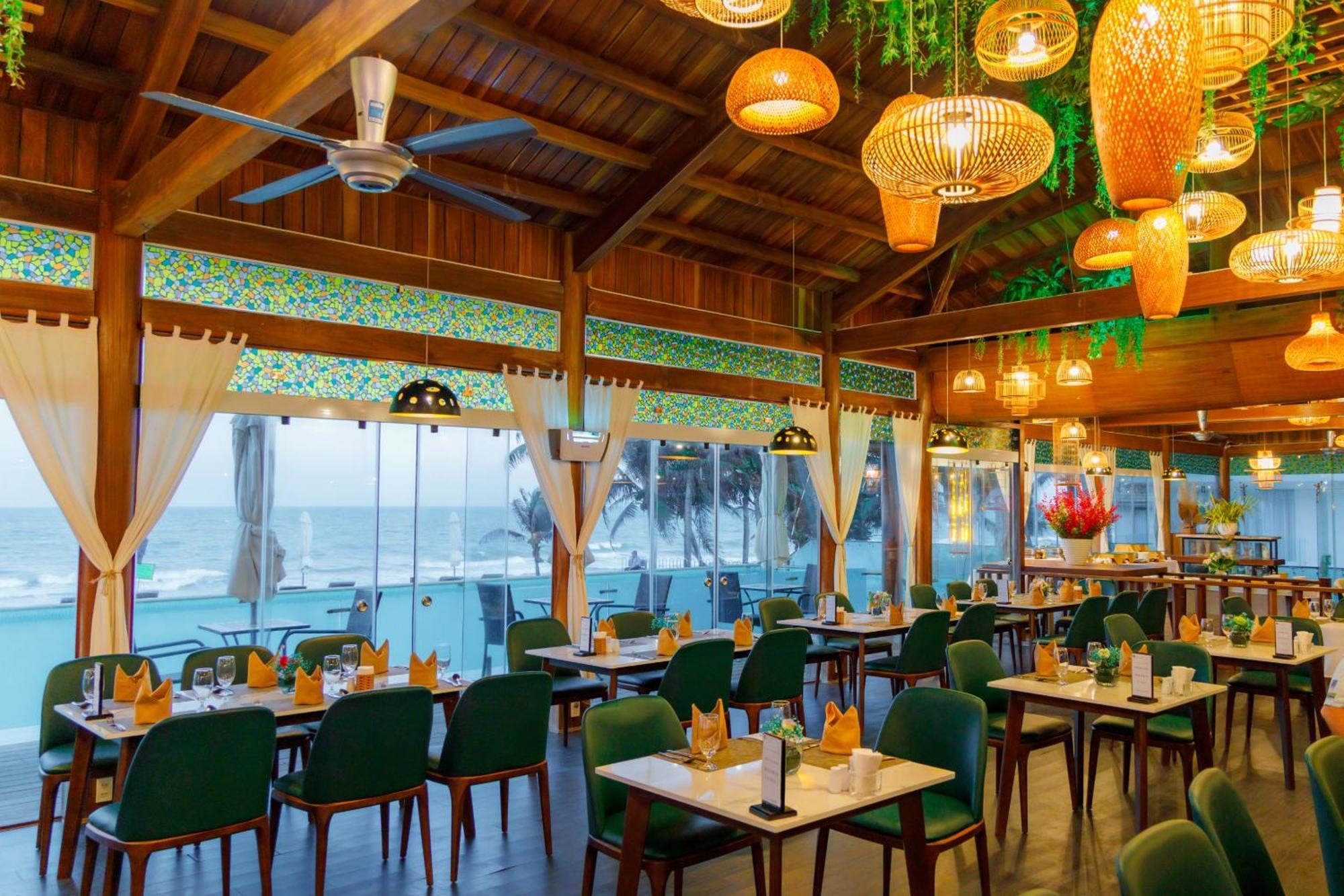 Villa Del Sol Beach Resort & Spa Фантхьет Экстерьер фото